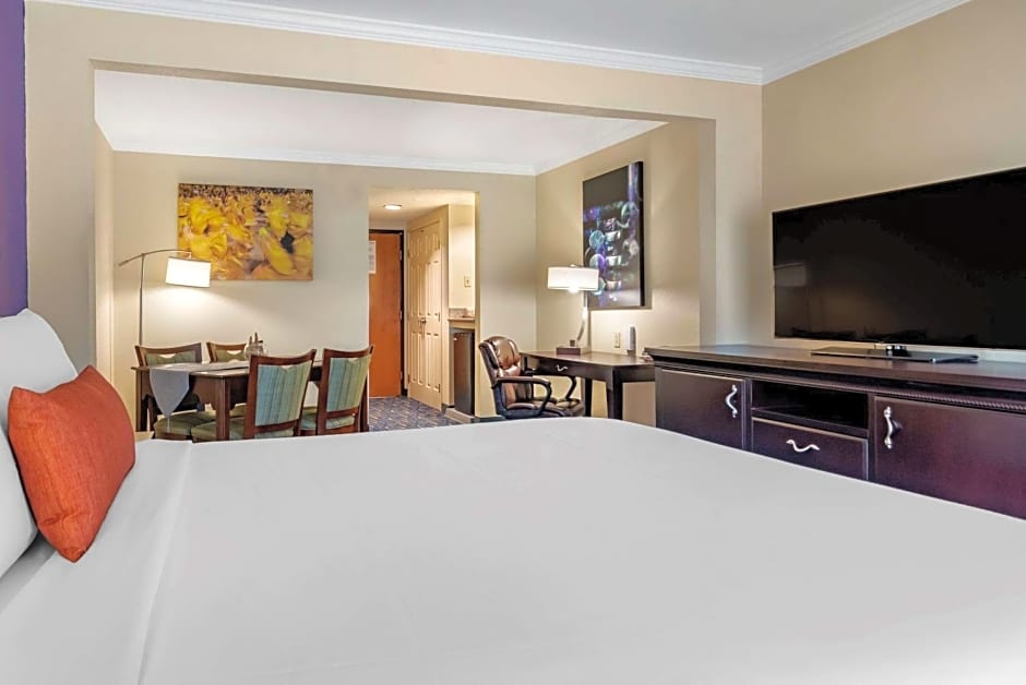 Comfort Inn & Suites New Orleans Airport North