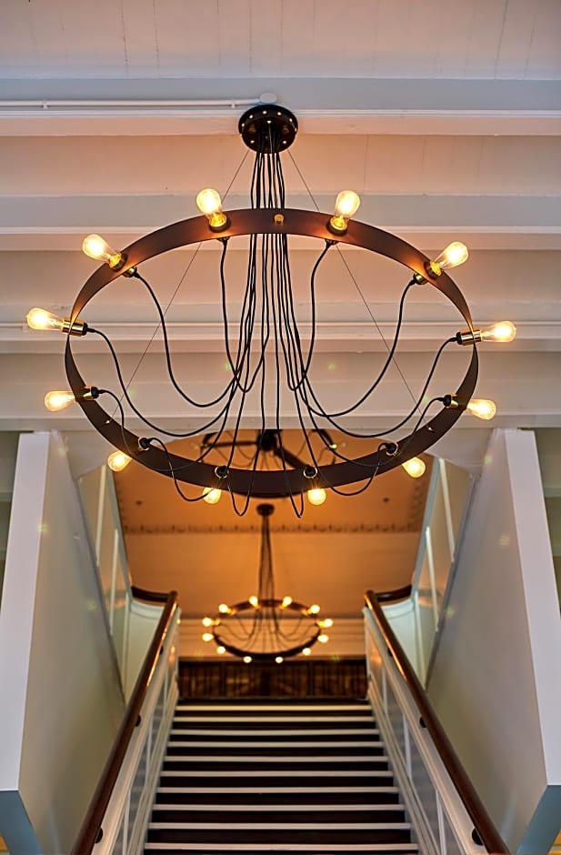 The Edison George Town