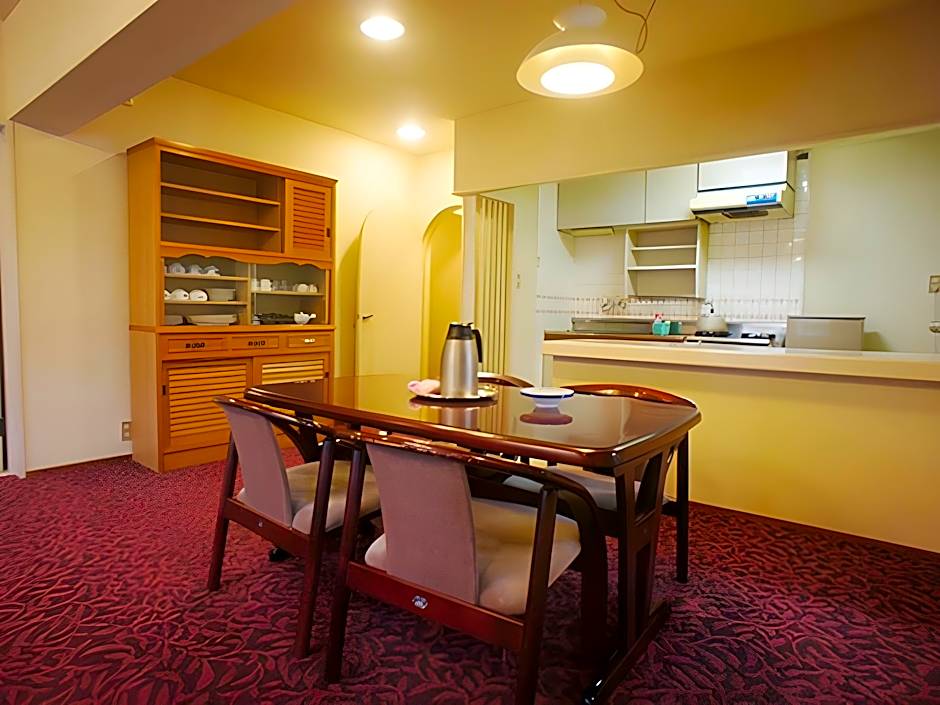 Izu Ippeki lake lakeside terrace