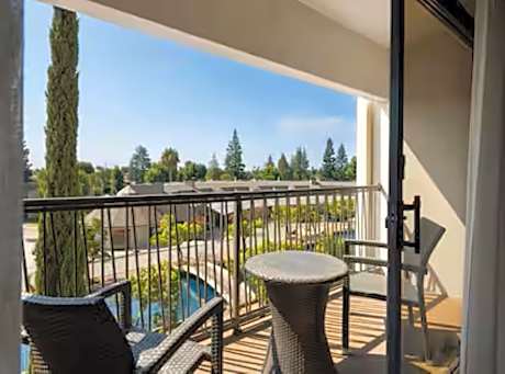 One-Bedroom King Suite