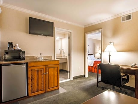 Suite with King and Queen Bed