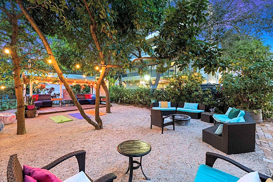 The New Yorker Miami Hotel