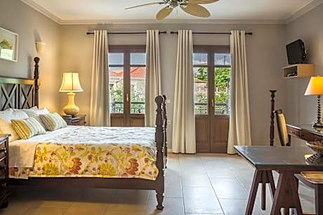 Superior Suite with Courtyard View - 106