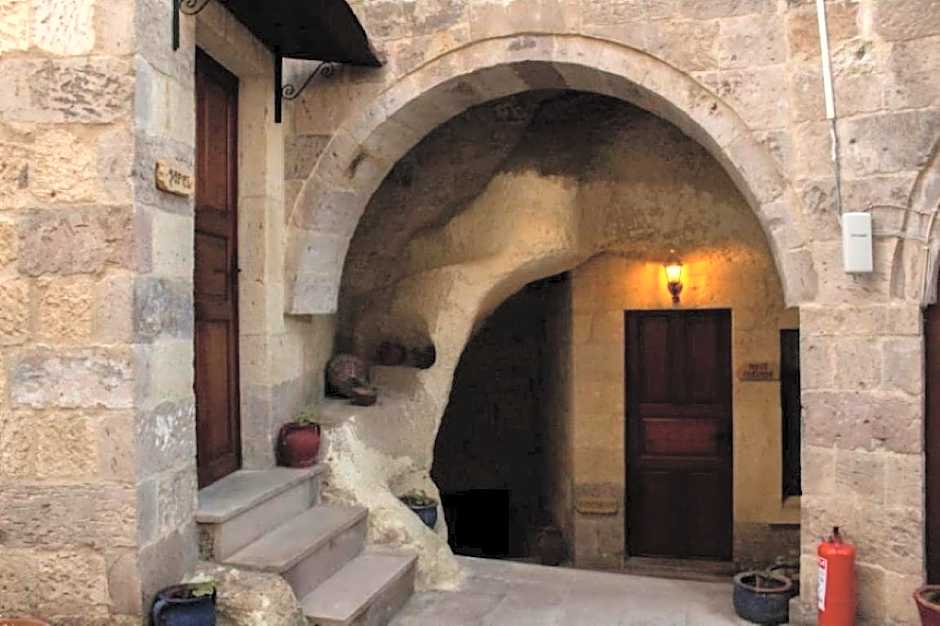 Cave Art Hotel