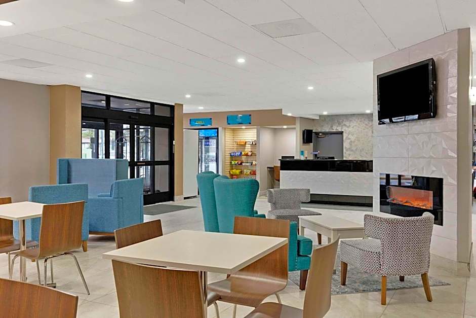 Clarion Pointe Near Erie Casino