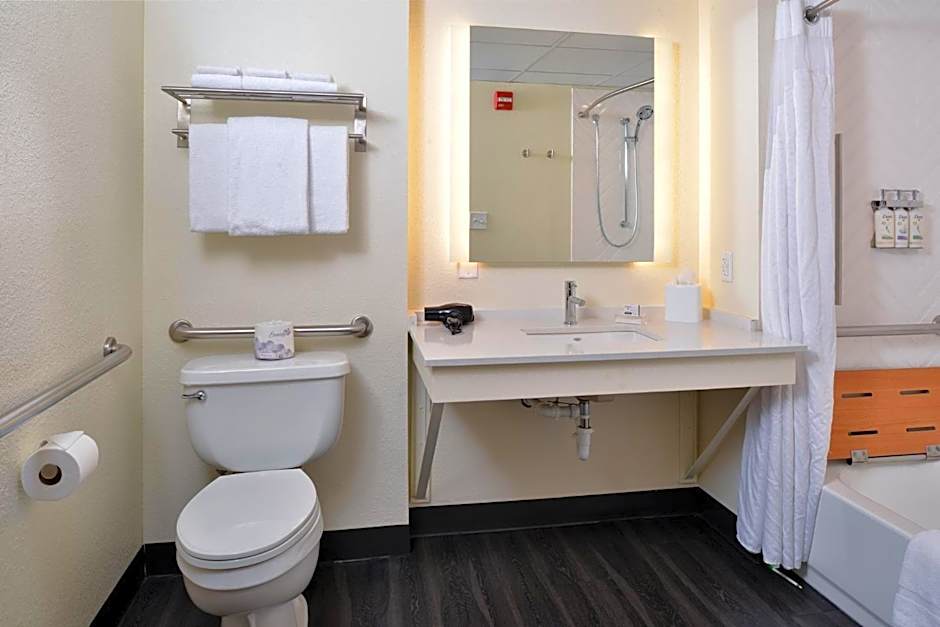 Holiday Inn Hotel & Suites Overland Park-Convention Center By IHG
