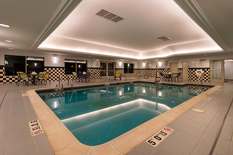 Holiday Inn Express and Suites Dickson City By IHG