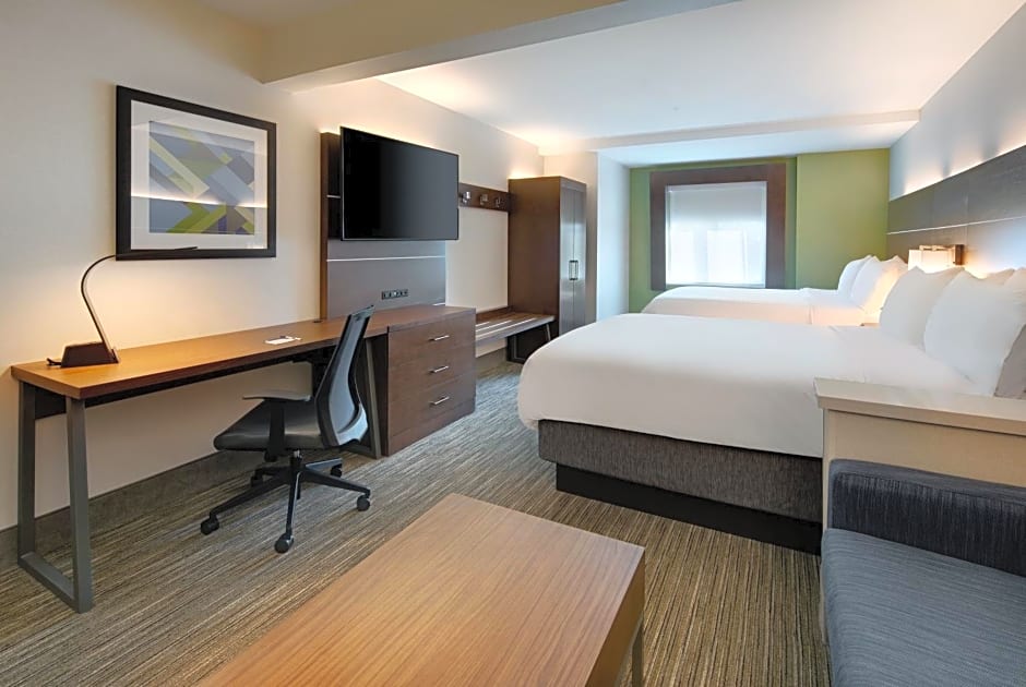Holiday Inn Express & Suites Bradley Airport By IHG