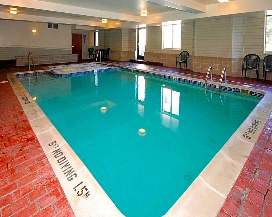 Sleep Inn & Suites Bay View Acme - Traverse City
