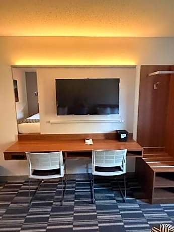 Queen Room with Two Queen Beds - Mobility Access/Non-Smoking