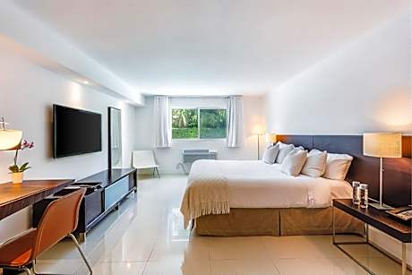Studio King bed