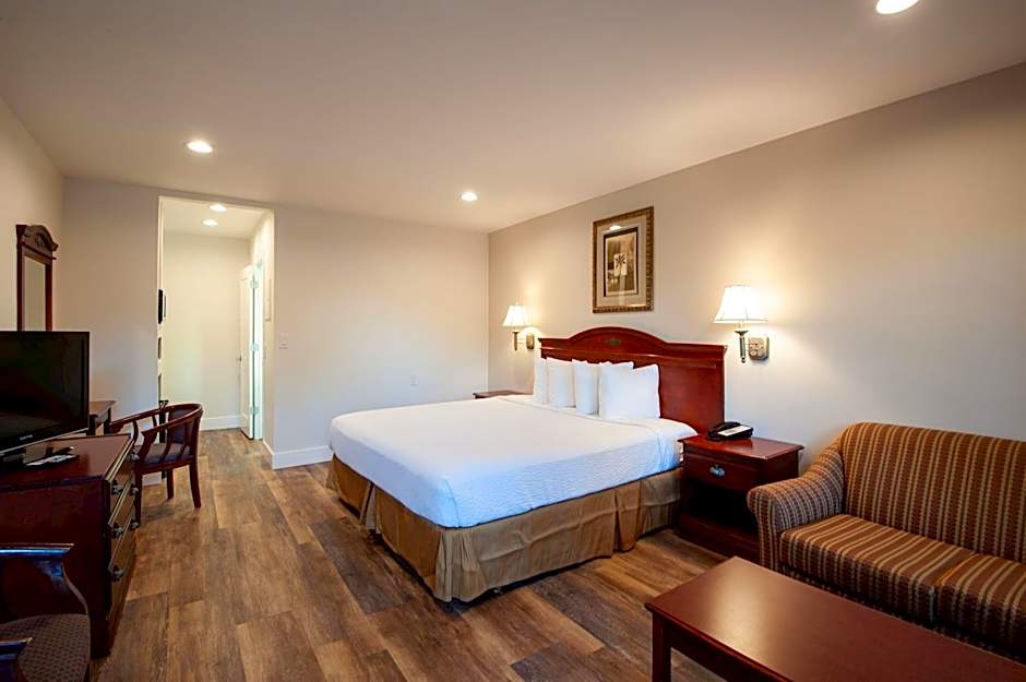 Studio City Court Yard Hotel