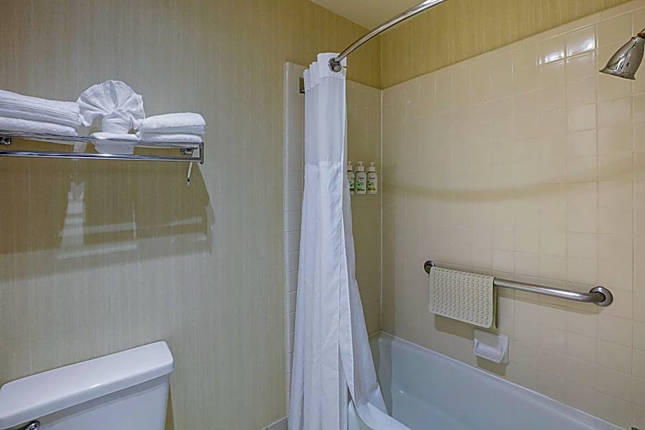 Ramada by Wyndham Costa Mesa/Newport Beach