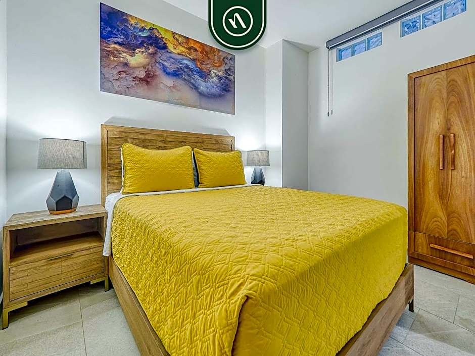 Luxury 2BR Condo in Romatic Zone - Rooftop Pool