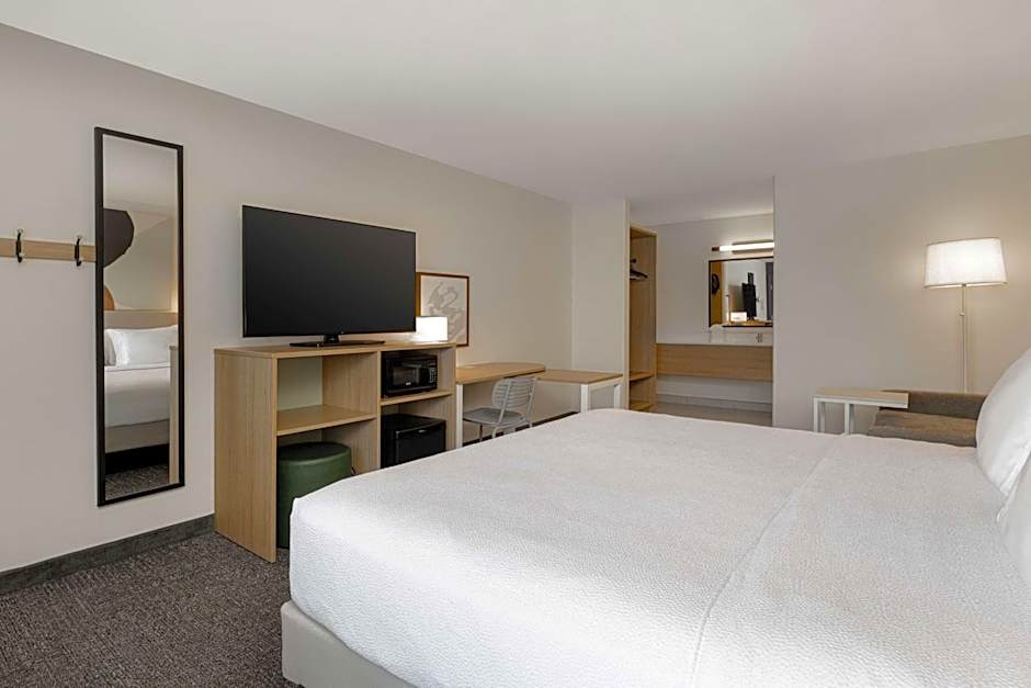 Spark by Hilton Santa Nella