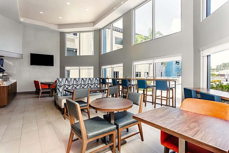 Holiday Inn Express Hotel Clearwater East - ICOT Center By IHG