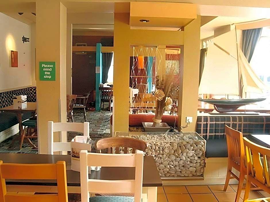 The Broadway Hotel and Carvery