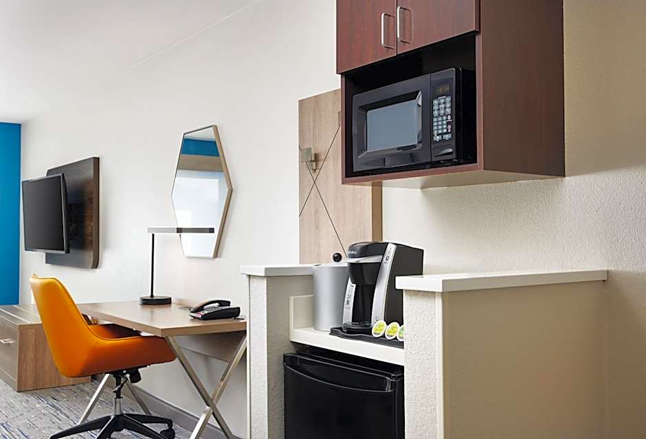 Holiday Inn Express & Suites Bridgeport By IHG