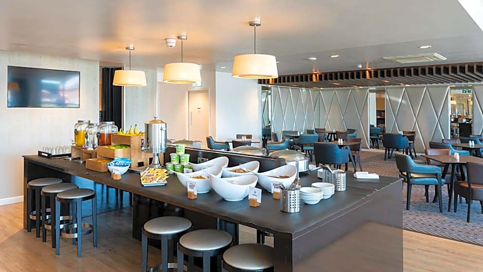 Holiday Inn Express Leigh - Sports Village By IHG