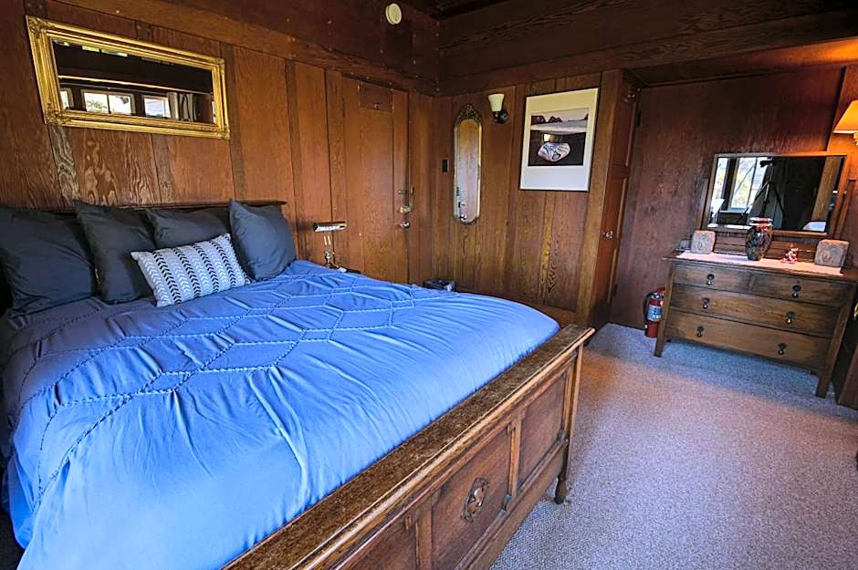 The Captains Quarters