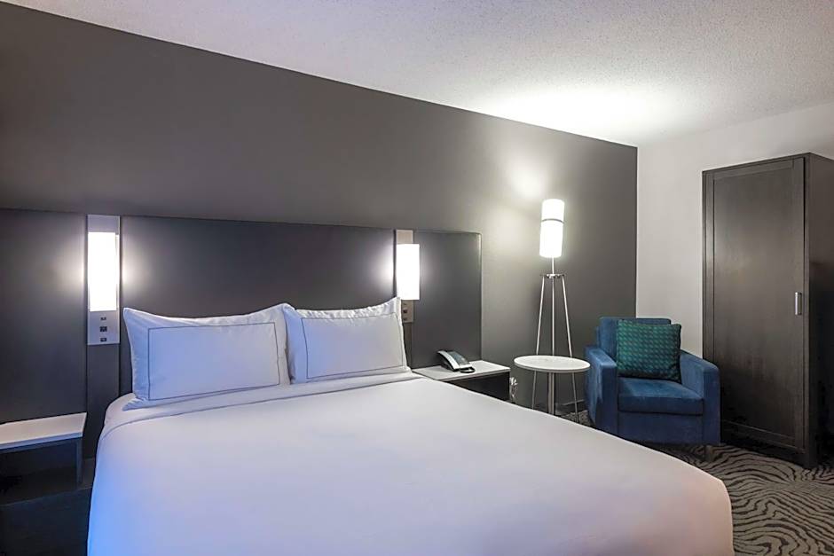 DoubleTree by Hilton Calgary North