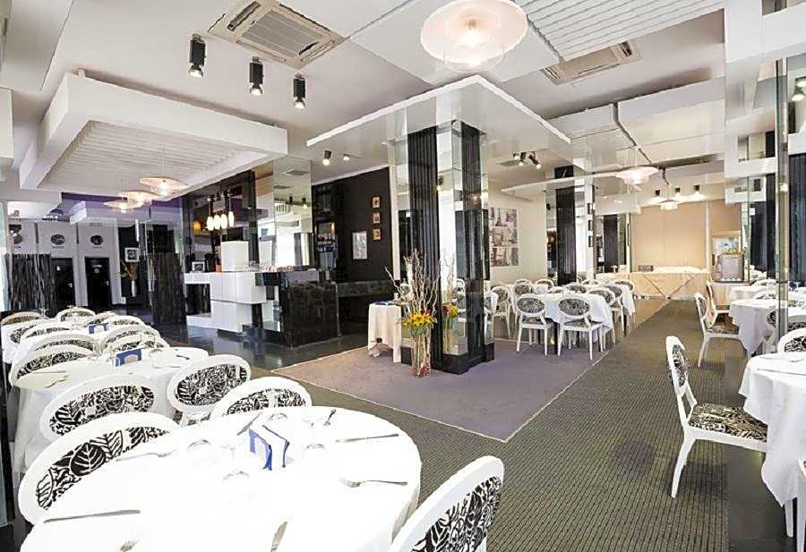 Royal Garden Hotel