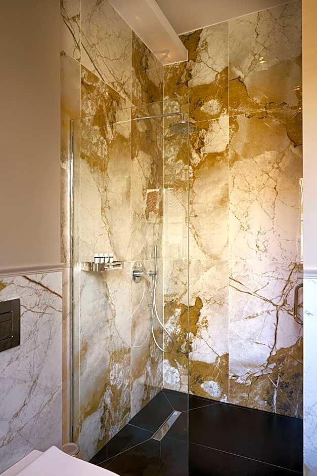 Vrachos Athens Suites