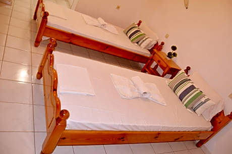 Deluxe Double Room with Side Sea View