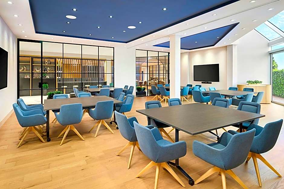 Omage Hotel, Montreal Laval, a Tribute Portfolio Hotel