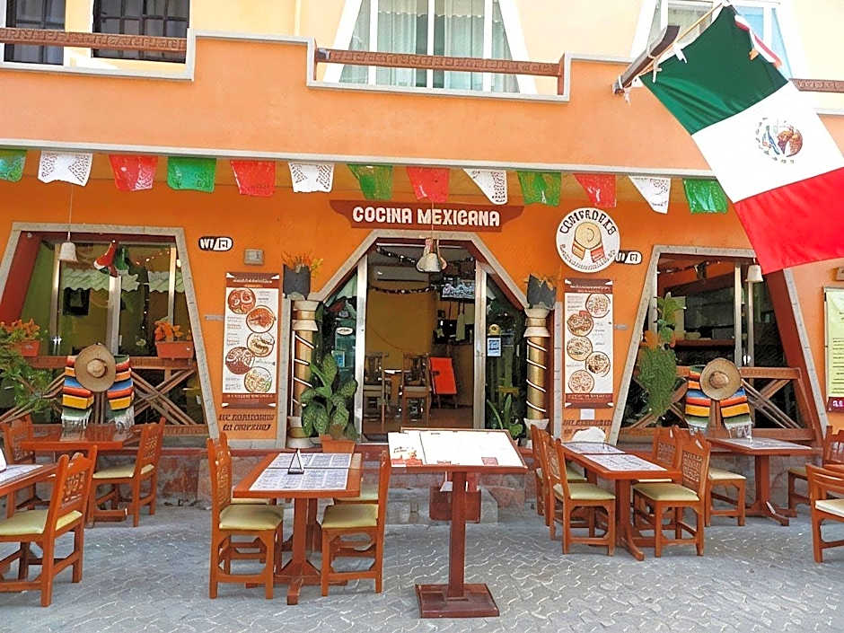 Hotel Bucaneros