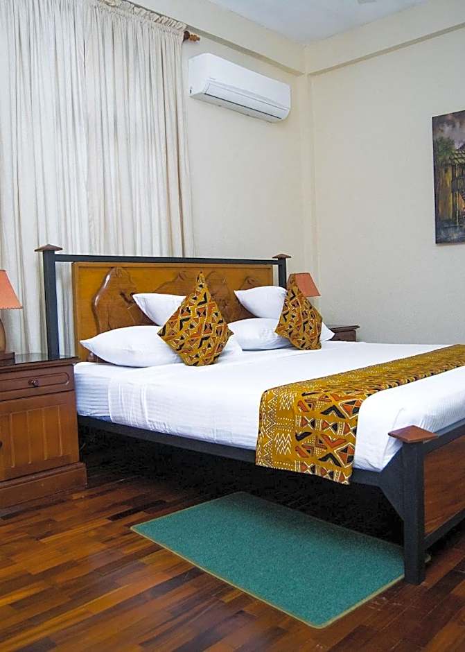 Coconut Grove Regency Hotel