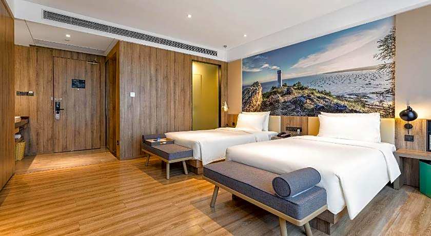 Atour Hotel Maoming High-speed Railway Station People Square