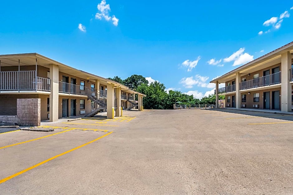 Quality Inn & Suites Hot Springs-Lake Hamilton