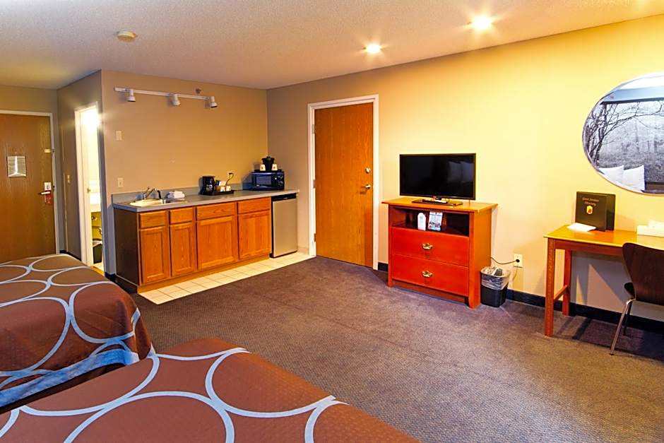 Super 8 by Wyndham Adrian