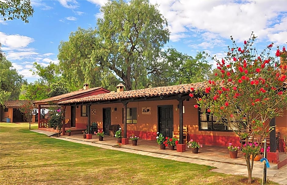 Villa Patzcuaro Garden Hotel & RV Park