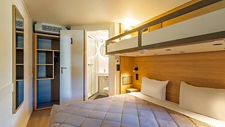 Standard Room - 1 Double Bed