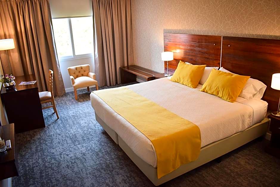 Howard Johnson Plaza & Convention Center Spa La Plata