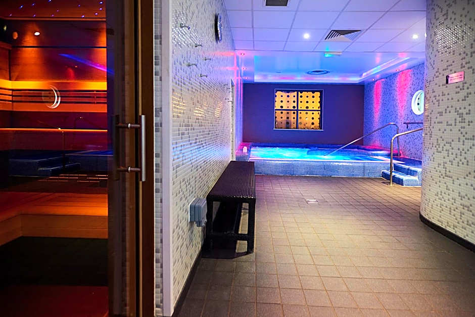 The Warwickshire Hotel and Country Club