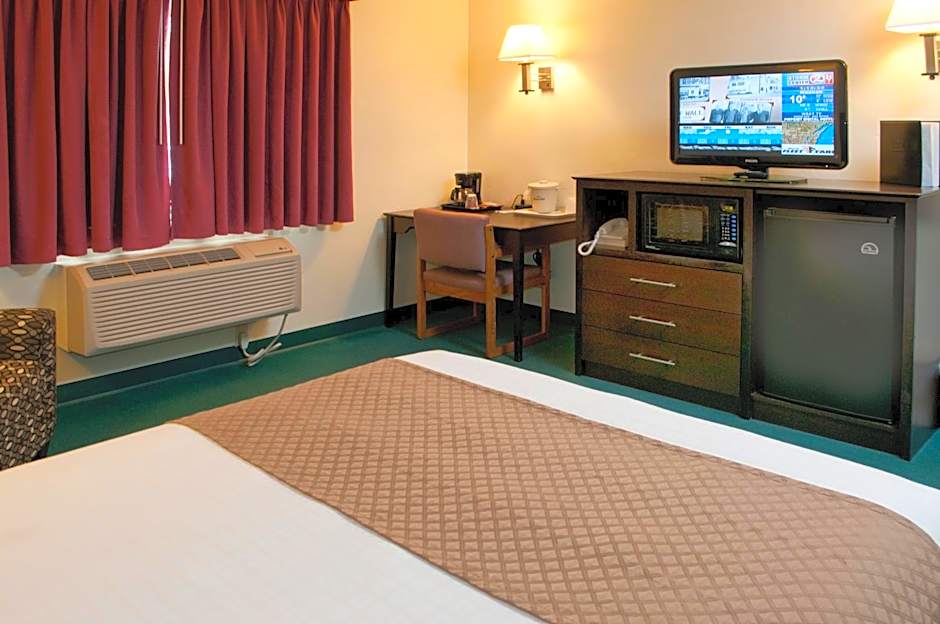 AmericInn by Wyndham Green Bay West