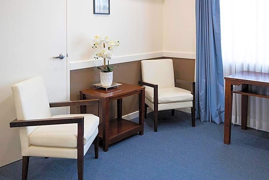 Hawkesbury Race Club Motel