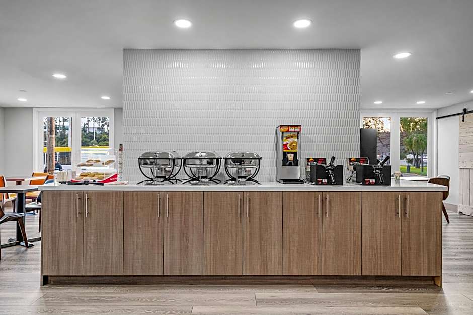 Avania Inn of Santa Barbara