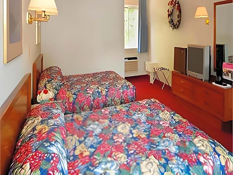 Baymont by Wyndham Lake George