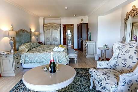 Luxury King Room