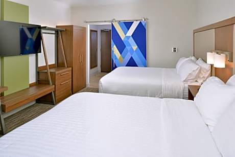 Standard Room with Two Queen Beds