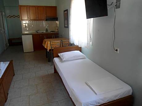 Family Room with Garden View