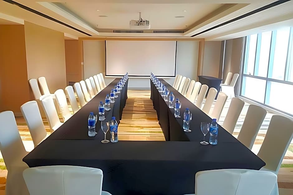 Zealax Hotel & Residence