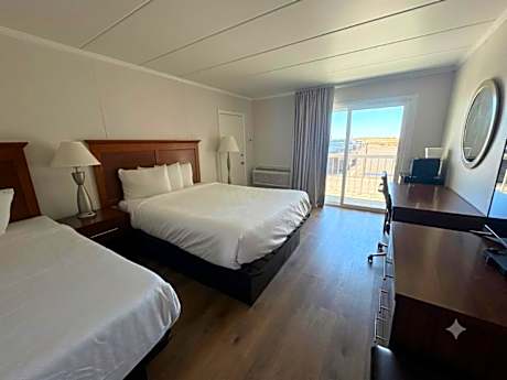 Tower 1 Poolside Room