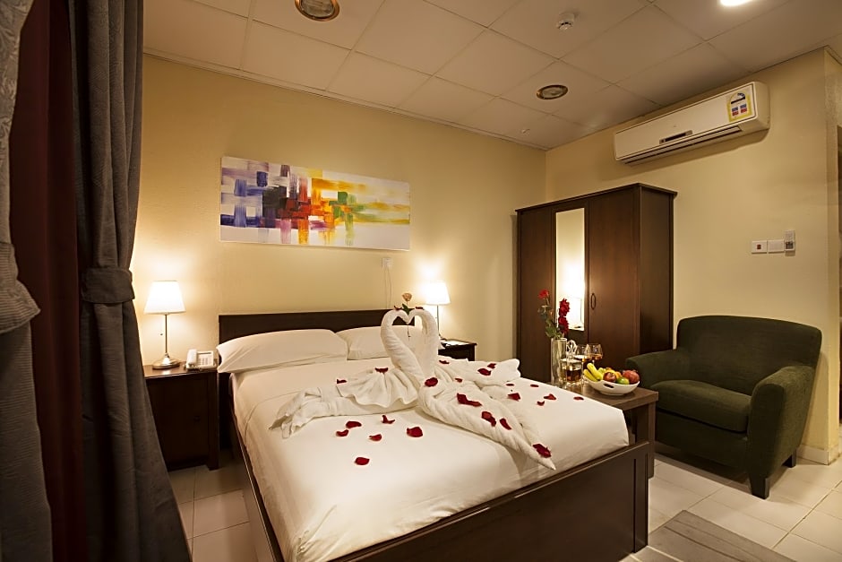 Palms Lily Hotel Suites