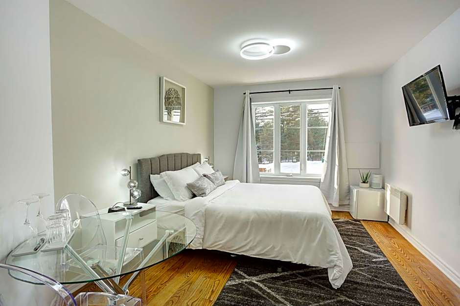 Le 900 Tremblant Inn Café and Bistro