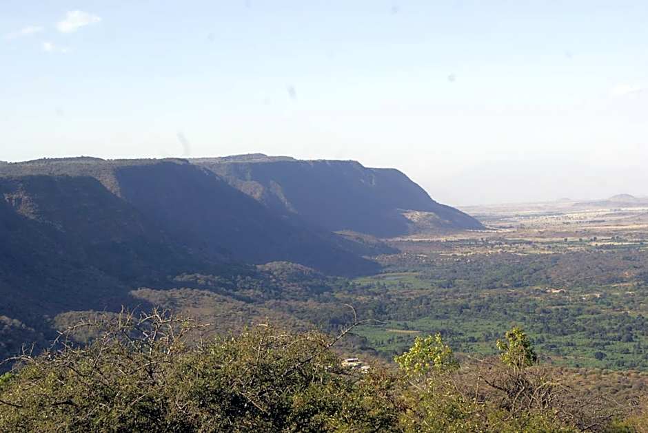 African Sunrise Lodge and Campsite